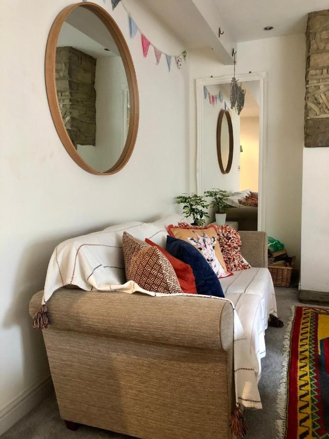 Wuthering Cottage - Central, Stylish, Cosy, Comfy ฮาเวิร์ท ภายนอก รูปภาพ