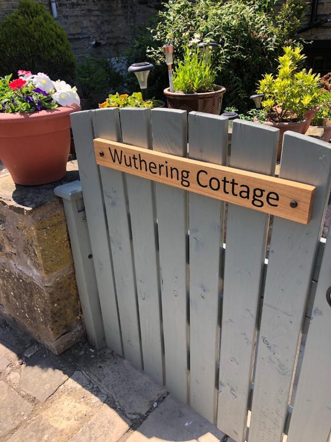 Wuthering Cottage - Central, Stylish, Cosy, Comfy ฮาเวิร์ท ภายนอก รูปภาพ