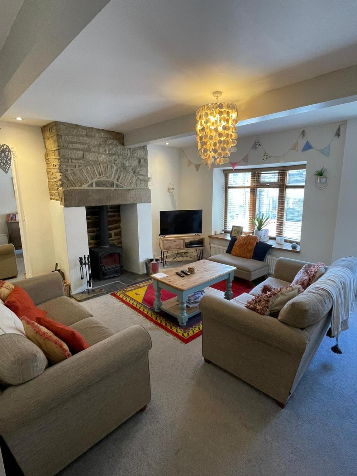 Wuthering Cottage - Central, Stylish, Cosy, Comfy ฮาเวิร์ท ภายนอก รูปภาพ